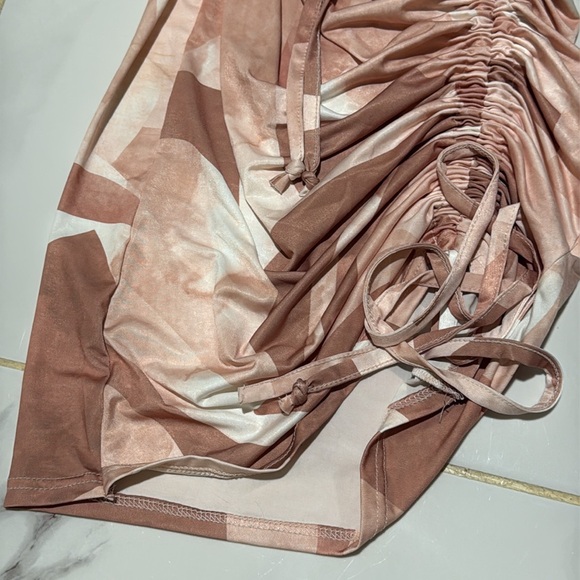 Cute cutout dress from pretty little thing 🤎 - Picture 5 of 7